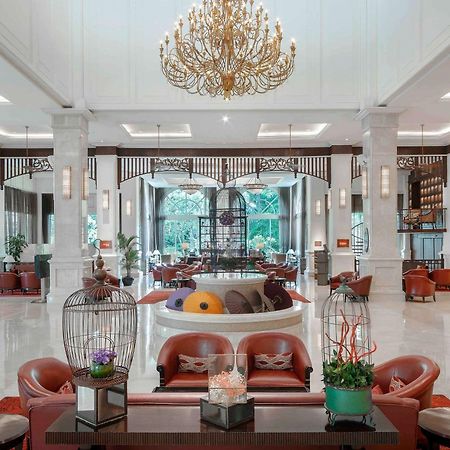 Sofitel Phnom Penh Phokeethra Hotel Bagian luar foto